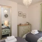 Postmans Apartment